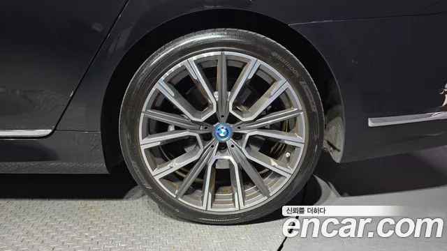 BMW 7 Series — Фото автомобиля 6
