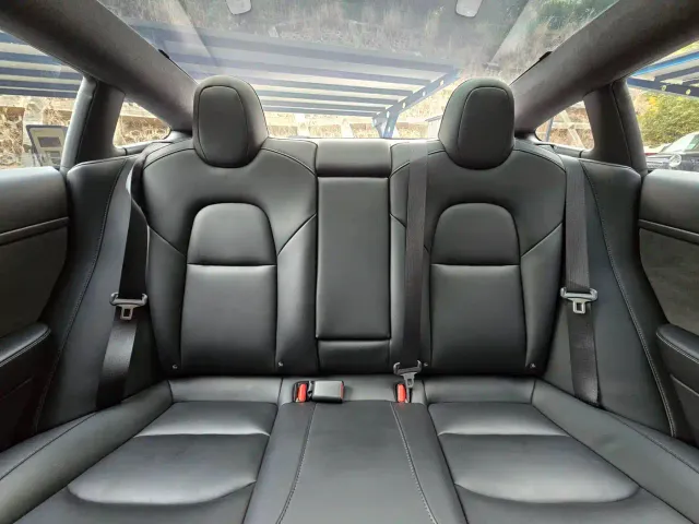 Tesla Model 3 — Фото автомобиля 13