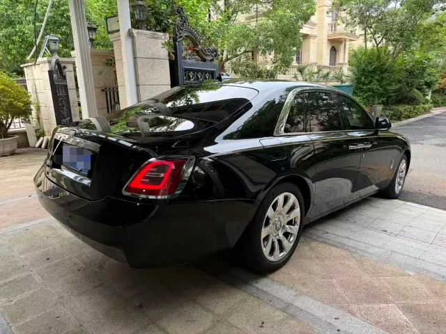 Rolls-Royce Ghost — Фото автомобиля 16