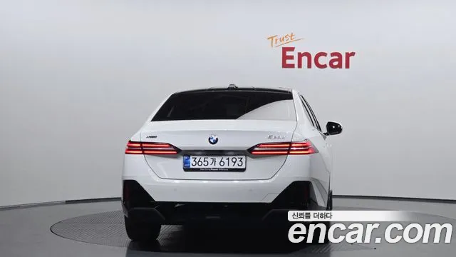 BMW 5 Series G60 — Фото автомобиля 4