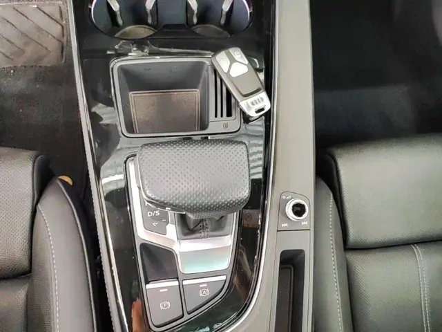 Audi A4L — Фото автомобиля 13