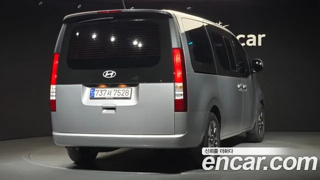 Hyundai Staria Staria — Фото автомобиля 2