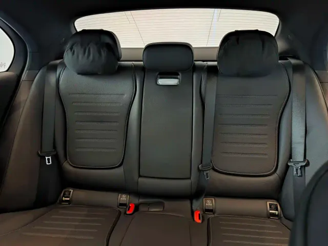 Mercedes-Benz C-Class — Фото автомобиля 9