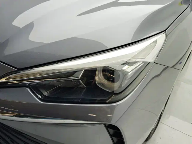 Roewe i5 — Фото автомобиля 5