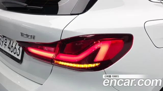 BMW 1 Series F40 — Фото автомобиля 8
