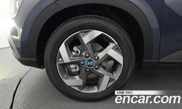 Hyundai Venue — Фото автомобиля 5
