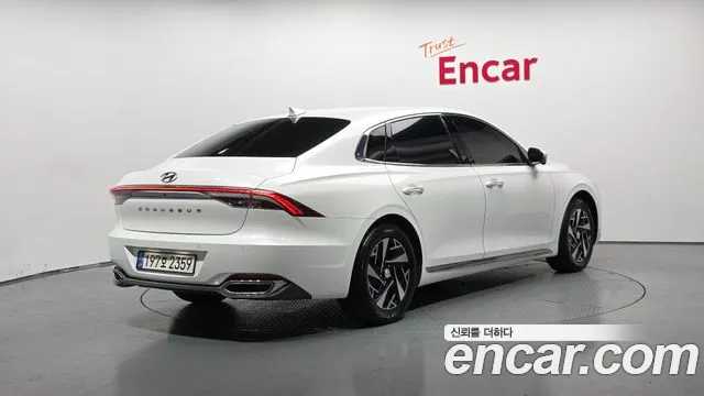 Hyundai Grandeur — Фото автомобиля 2