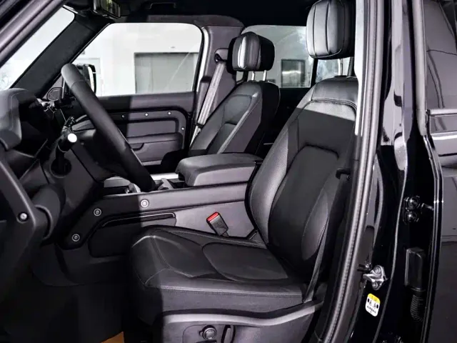 Land Rover Defender — Фото автомобиля 19