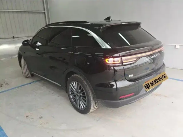 Leapmotor C11 — Фото автомобиля 7