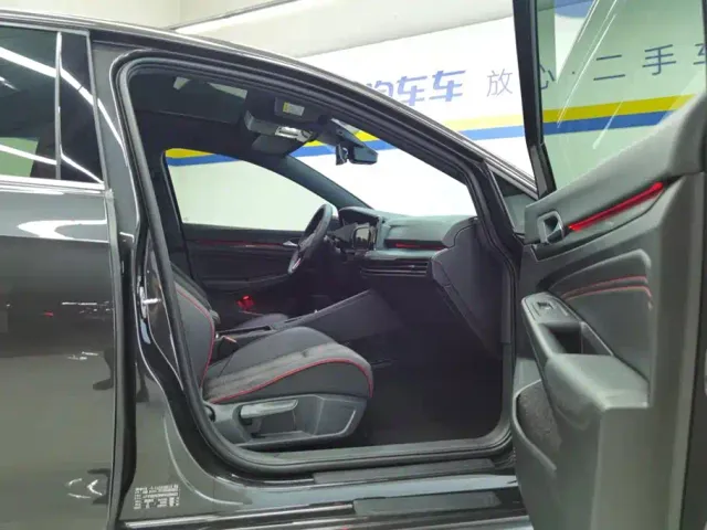 Volkswagen Golf GTI — Фото автомобиля 8