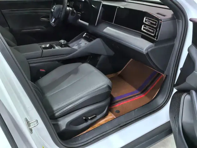 BYD Qin L — Фото автомобиля 11