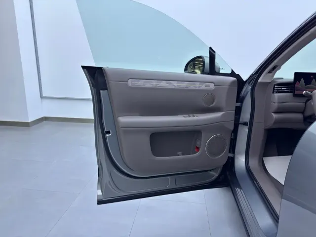 IM Motors LS6 — Фото автомобиля 9