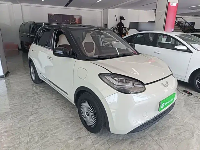 Wuling Bingo — Фото автомобиля 3