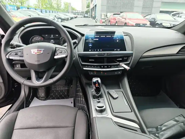 Cadillac CT5 — Фото автомобиля 9
