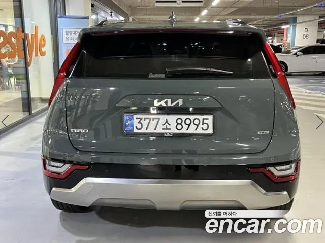 Kia Niro The All New Niro Signature — Фото автомобиля 5