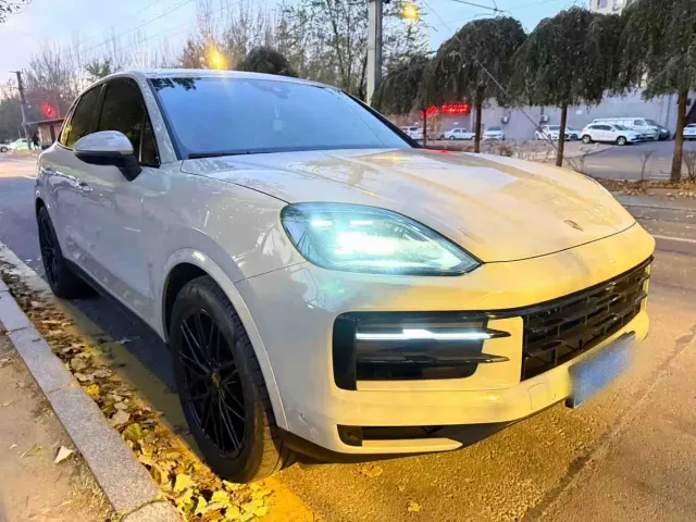 Porsche Cayenne — Фото автомобиля 2