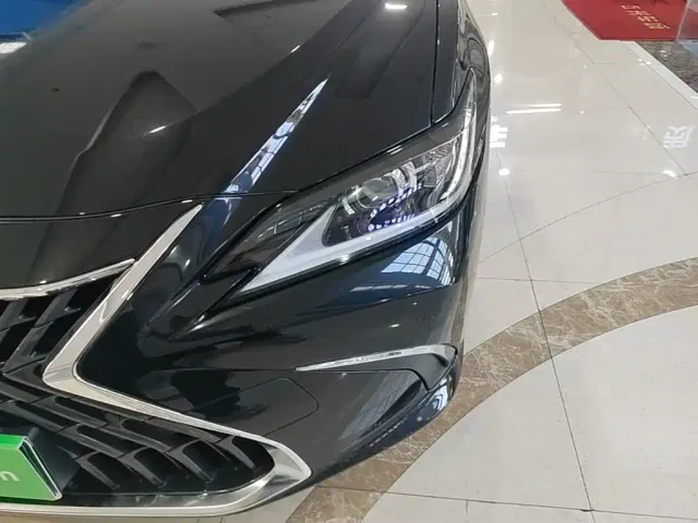 Lexus ES — Фото автомобиля 23