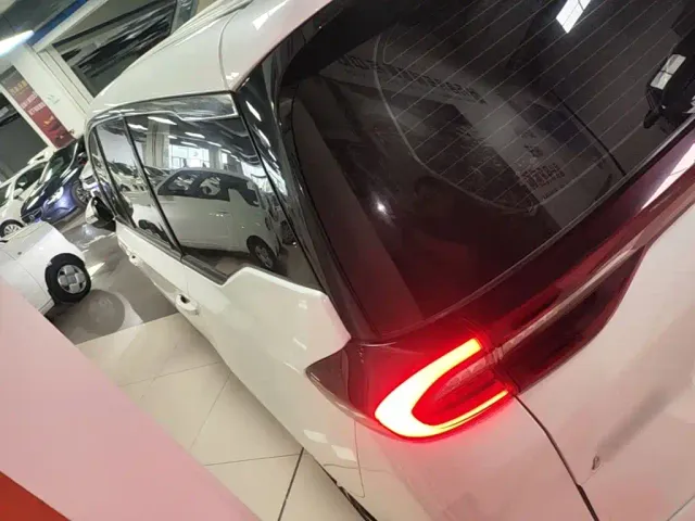 GAC Trumpchi M6 — Фото автомобиля 4