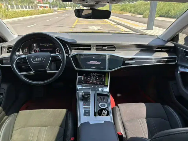 Audi A7L — Фото автомобиля 8