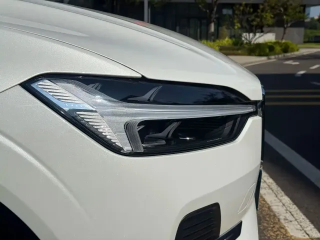 Volvo XC60 — Фото автомобиля 7