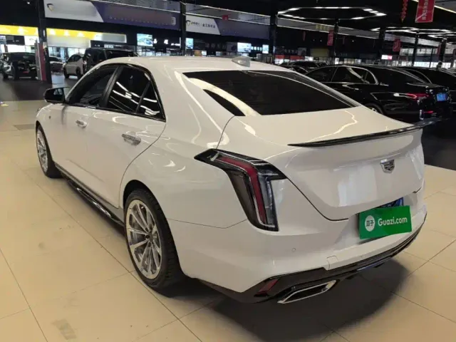 Cadillac CT4 — Фото автомобиля 4