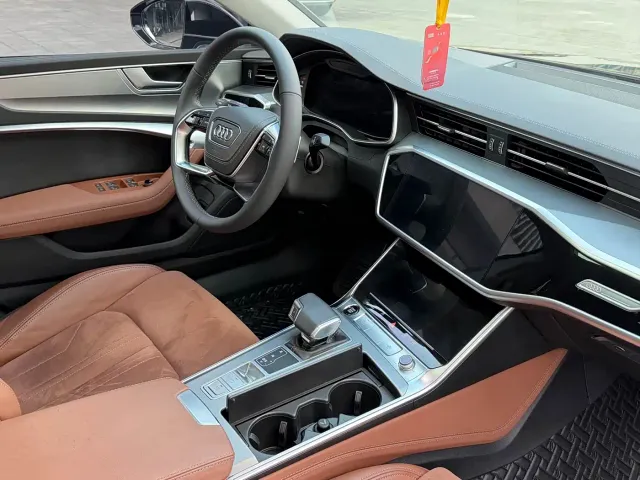 Audi A7L — Фото автомобиля 11