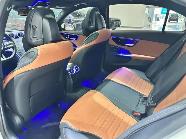 Mercedes-Benz C-Class — Фото автомобиля 12