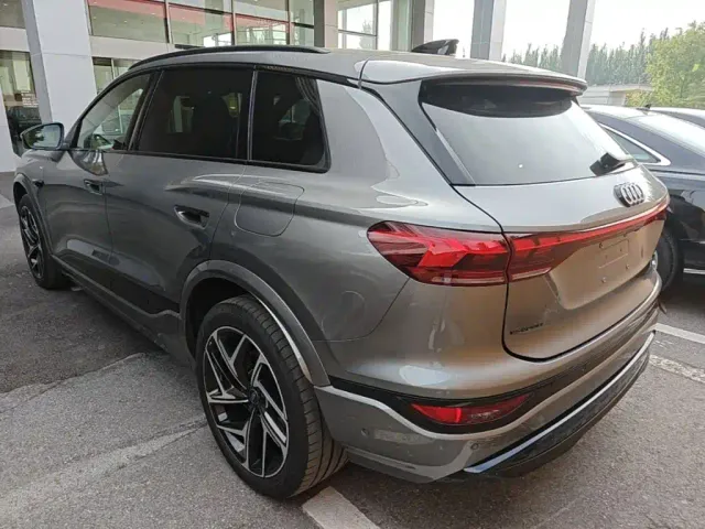 Audi Q6L e-tron — Фото автомобиля 4