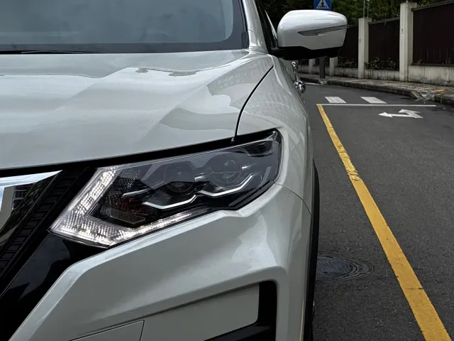 Nissan X-Trail — Фото автомобиля 4