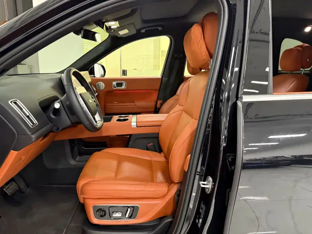 Li Auto L8 — Фото автомобиля 11