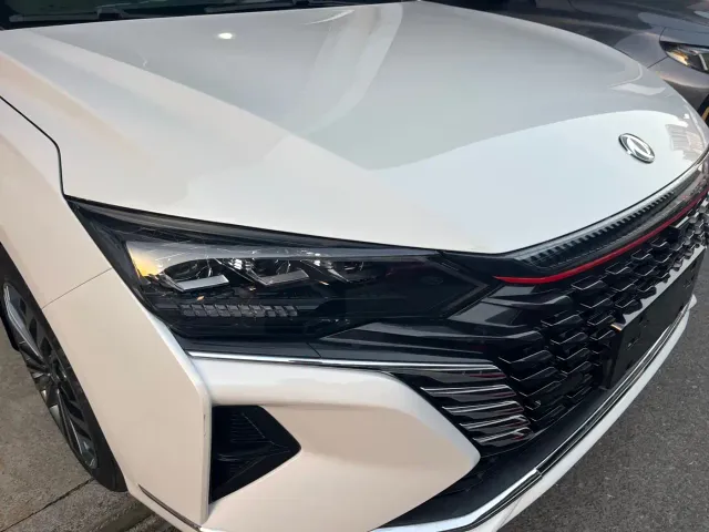 Dongfeng Yixuan MAX — Фото автомобиля 4