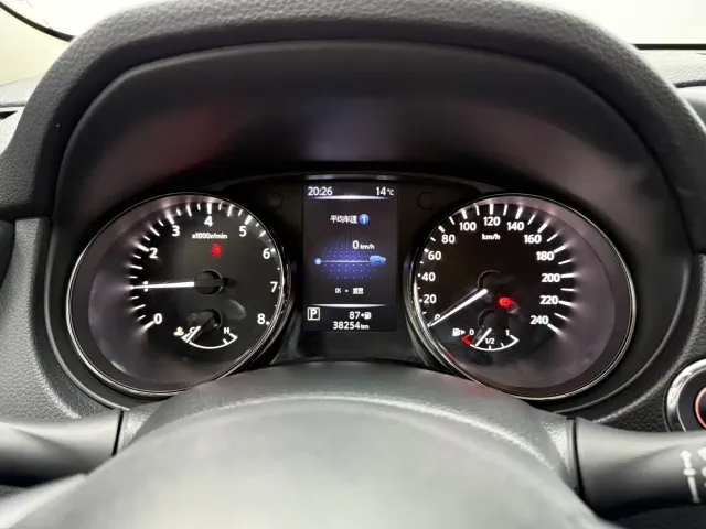 Nissan X-Trail — Фото автомобиля 8