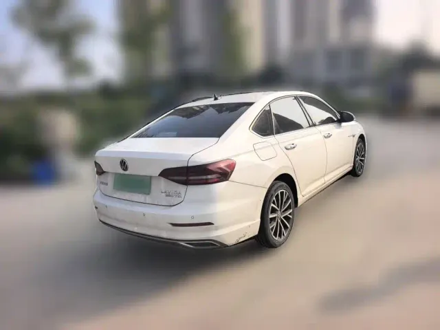 Volkswagen Lavida — Фото автомобиля 4