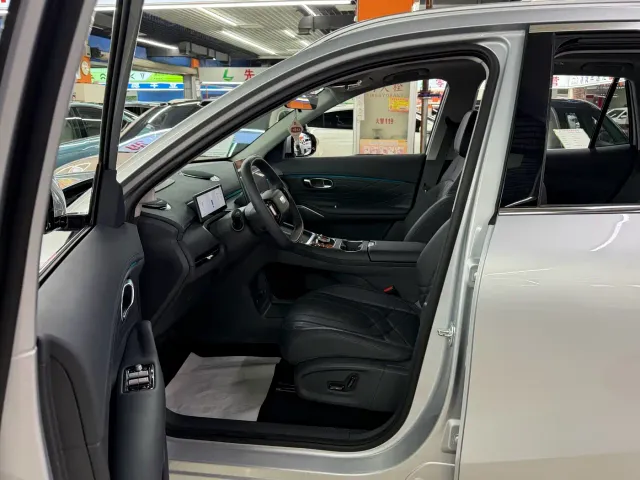 Geely Galaxy Starship 7 EM-i — Фото автомобиля 7