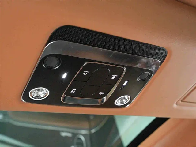 Bentley Flying Spur — Фото автомобиля 20