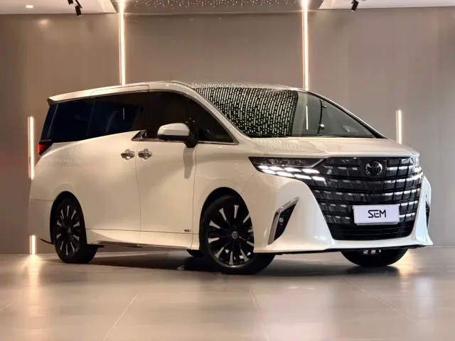 Toyota Alphard — Фото автомобиля 3