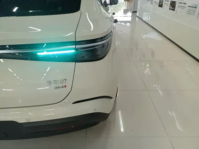 BYD Seal 07 DM-i — Фото автомобиля 7