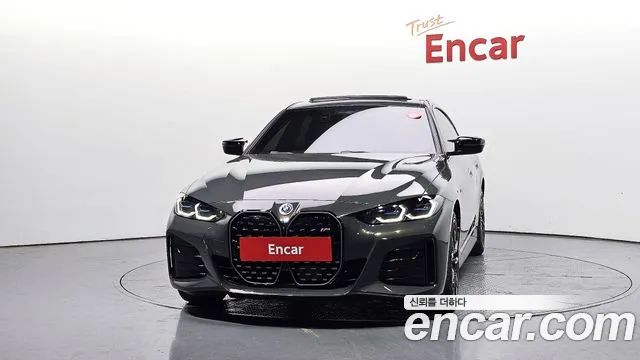 BMW i4 — Фото автомобиля 3