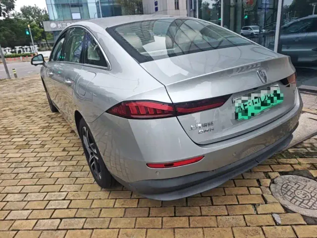 Roewe D7 — Фото автомобиля 4