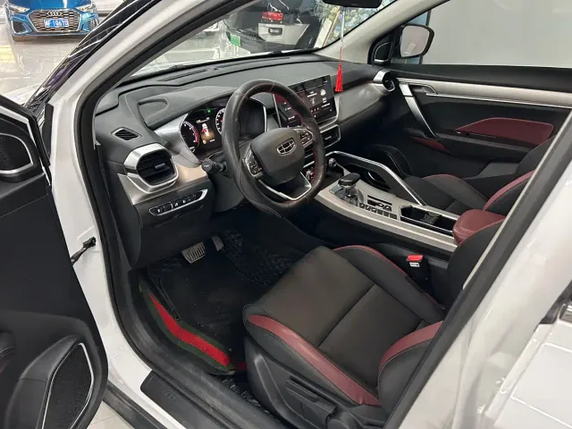 Geely Binyue — Фото автомобиля 3