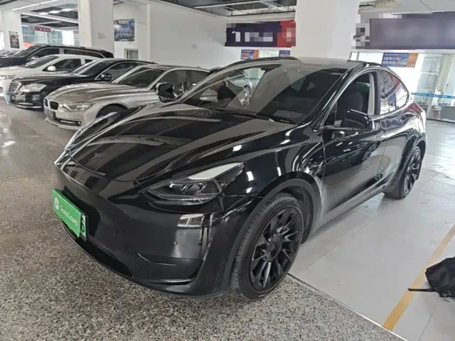 Фотография автомобиля — Tesla Model Y