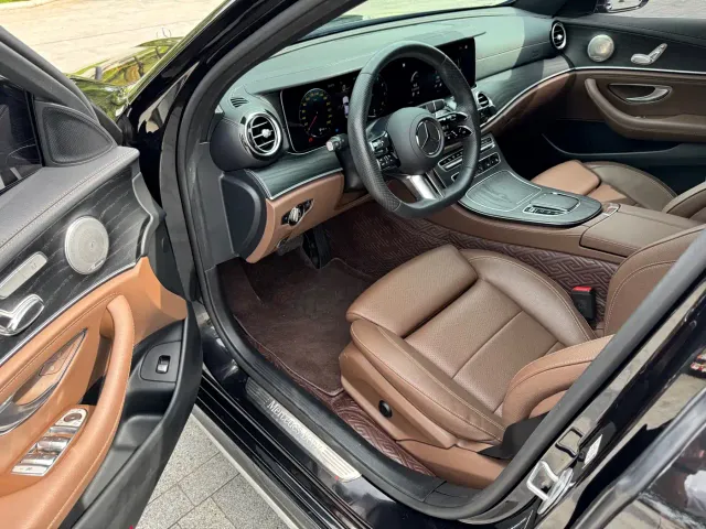 Mercedes-Benz E-Class — Фото автомобиля 10