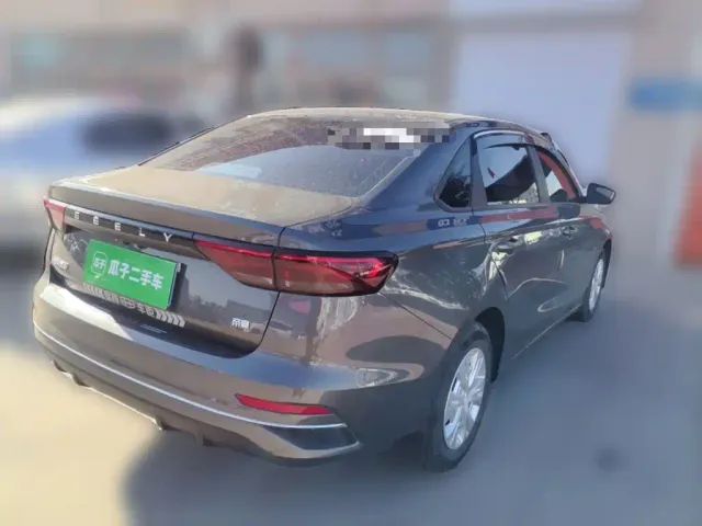 Geely Emgrand — Фото автомобиля 4