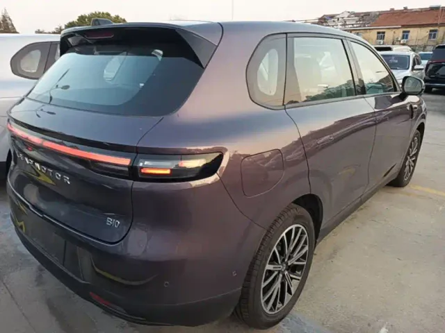 Leapmotor B10 — Фото автомобиля 6