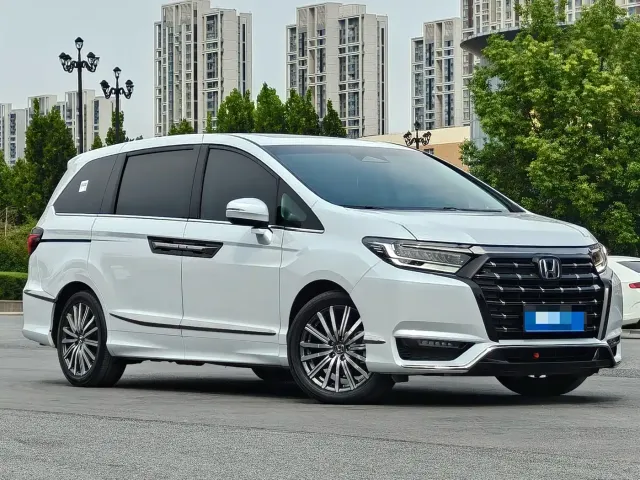 Honda Elysion 2024 2.0L e:HEV Luxury Edition — Фото автомобиля 3
