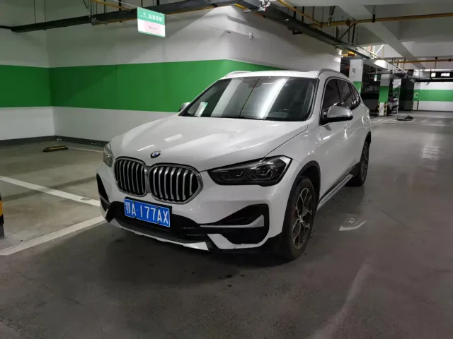 Фотография автомобиля — BMW X1