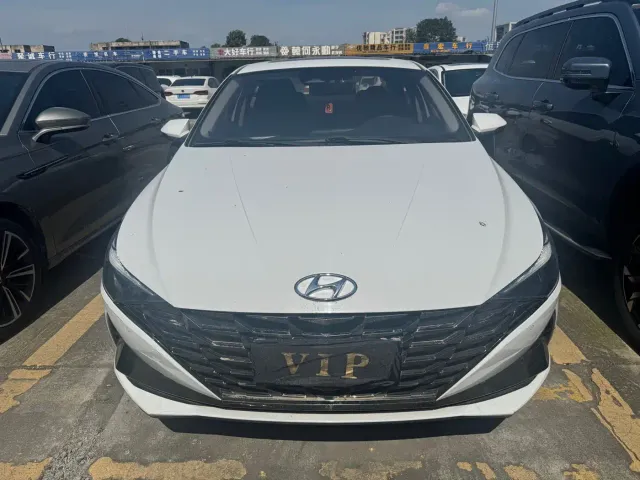 Hyundai Elantra — Фото автомобиля 2