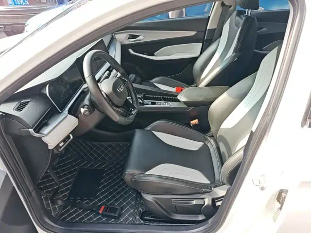 Geely Binrui — Фото автомобиля 14
