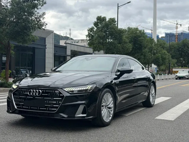 Audi A7L — Фото автомобиля 3
