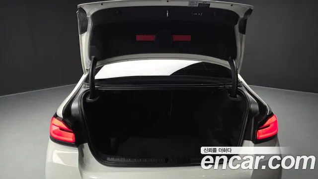 BMW 5 Series G30 — Фото автомобиля 26